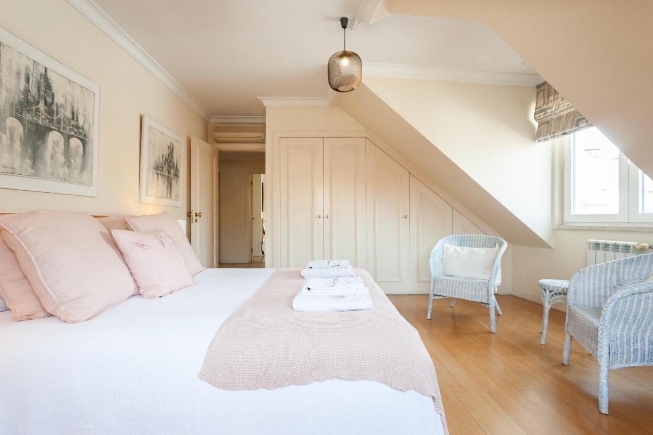 Flh Chic Chiado Exotic Spacious Residence Lisbona Esterno foto